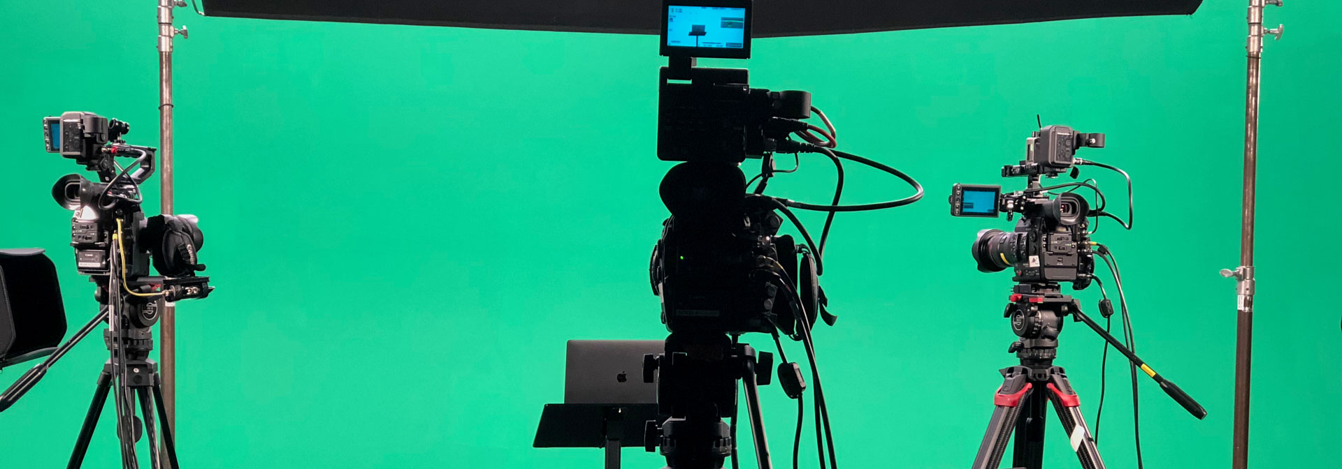 3-Camera Corporate Green Screen